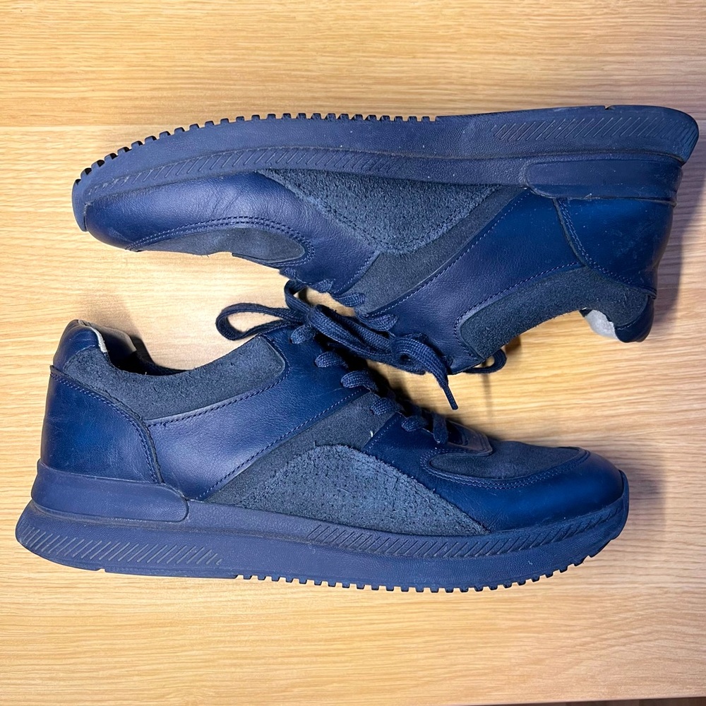 Everlane The Trainer